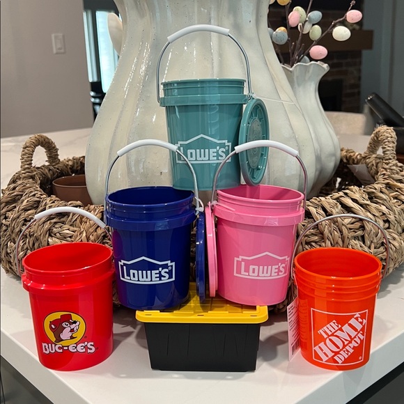 Cute.6pc Mini Buckets & One mini Tote
